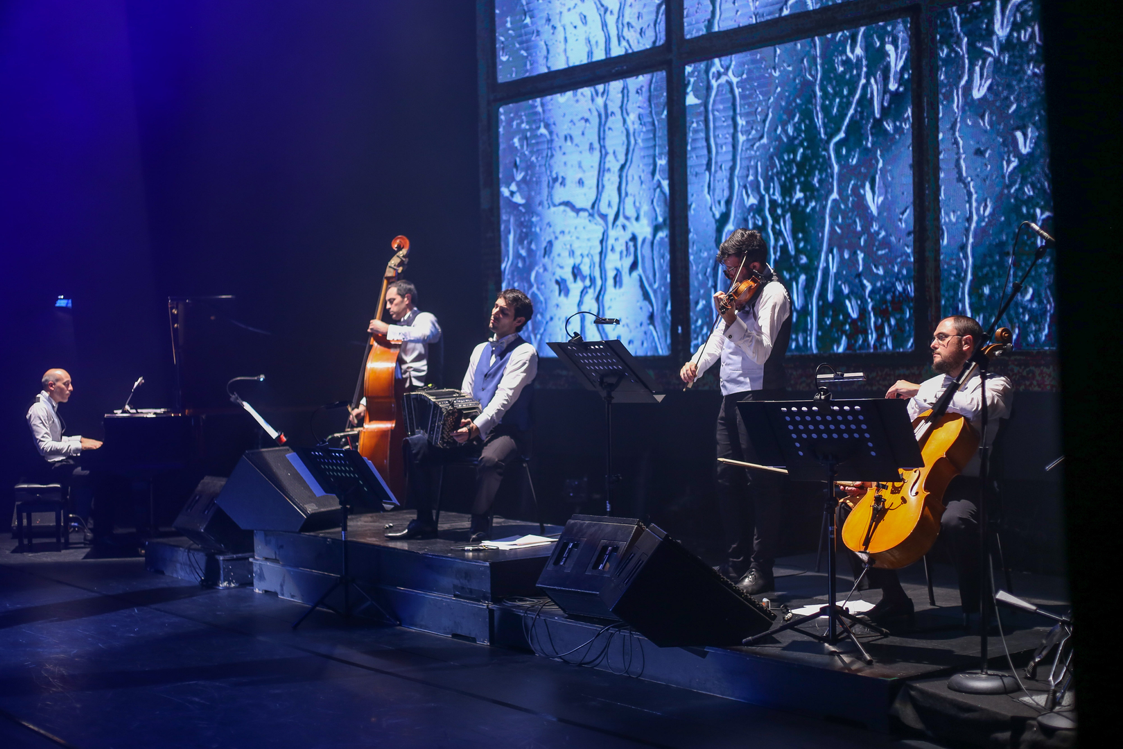 Tango Lovers live musicians on stage
